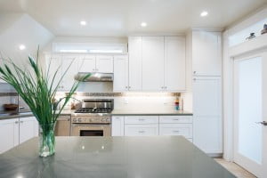 White Kitchen with moveable Isl